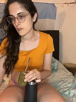 Snapshot of Lunaabbey chatting on July 5, 2026, 7:32 pm Lunaabbey online show from July 5, 2026, 7:32 pm