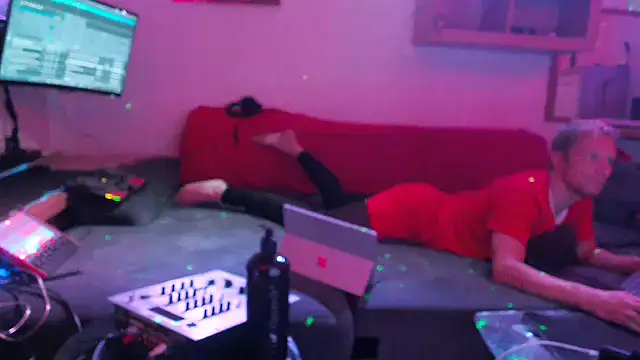 davidgntxxxxx online show from February 19, 2026, 7:00 pm