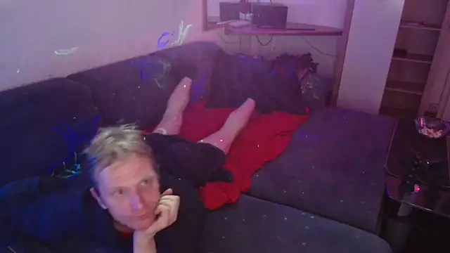 davidgntxxxxx online show from December 16, 2025, 6:56 pm