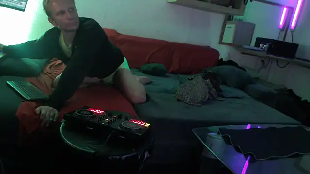 davidgntxxxxx online show from February 2, 2026, 7:02 pm