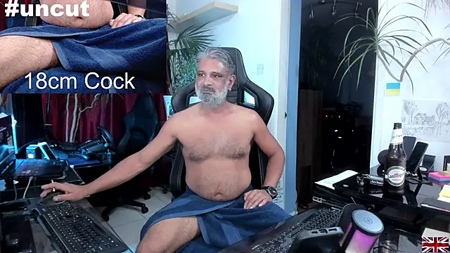 Snapshot of OnlineBossUK chatting on March 22, 2025, 10:59 pm OnlineBossUK online show from March 22, 2025, 10:59 pm