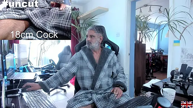 Snapshot of OnlineBossUK chatting on March 22, 2025, 4:04 pm OnlineBossUK online show from March 22, 2025, 4:04 pm