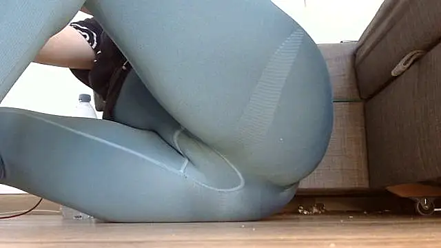 Snapshot of Squirtlady38 chatting on October 28, 2025, 3:55 pm Squirtlady38 online show from October 28, 2025, 3:55 pm