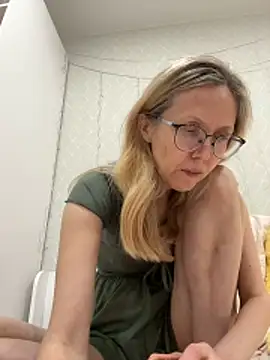 angelmommu online show from February 26, 2026, 1:00 pm