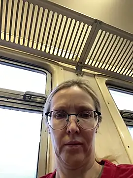 angelmommu online show from February 19, 2026, 5:04 am