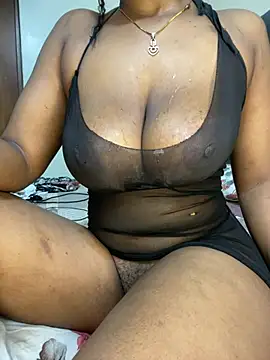 bigbooobs3 online show from May 6, 2026, 8:57 pm