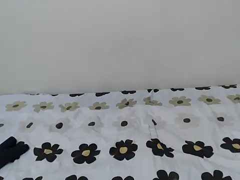 Snapshot of queen__ebony chatting on November 9, 2025, 4:16 am queen ebony online show from November 9, 2025, 4:16 am