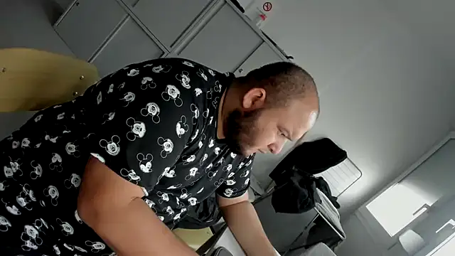 Snapshot of genderfluidco2 chatting on January 19, 2025, 3:21 pm genderfluidco2 online show from January 19, 2025, 3:21 pm