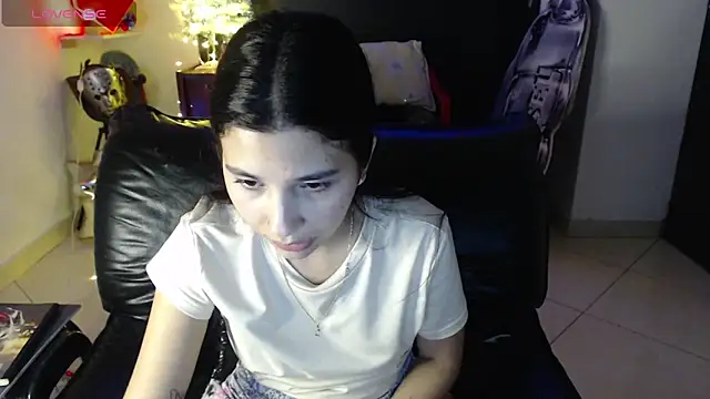 mia  lopez  online show from January 10, 2025, 5:47 am