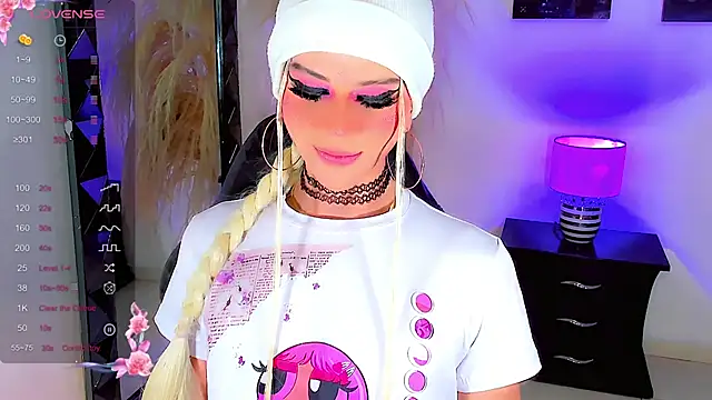 Snapshot of harrleyhott21 chatting on February 11, 2025, 8:48 am harrleyhott21 online show from February 11, 2025, 8:48 am