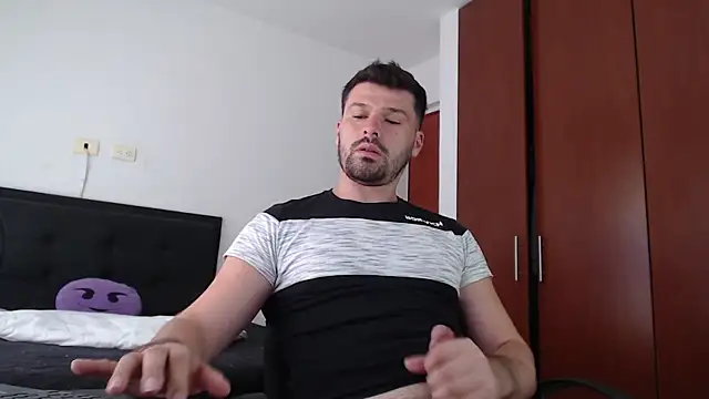 alexman fuck online show from December 12, 2024, 8:53 pm