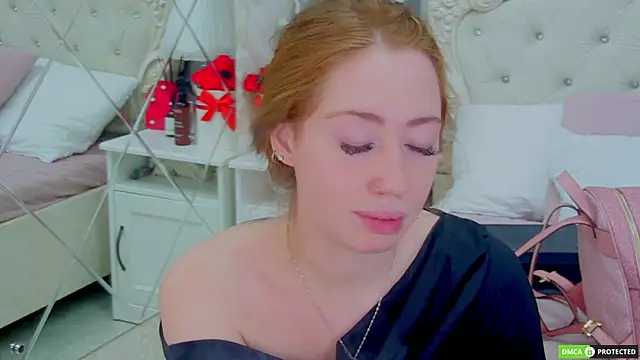 TinaBrook online show from November 6, 2025, 3:54 am