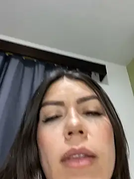 Snapshot of martina_contreras chatting on February 3, 2025, 9:08 am martina contreras online show from February 3, 2025, 9:08 am