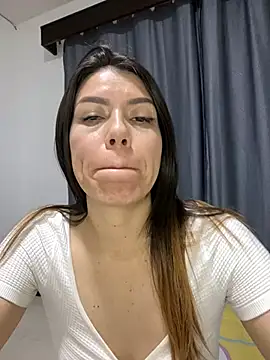Snapshot of martina_contreras chatting on February 22, 2025, 11:35 pm martina contreras online show from February 22, 2025, 11:35 pm