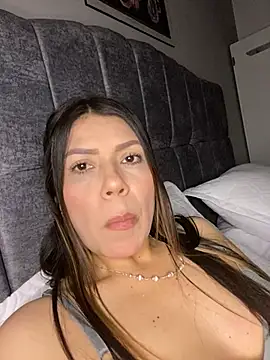 martina contreras online show from March 13, 2026, 4:06 am