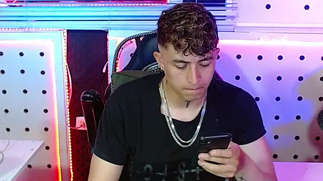 Darko0717 online show from November 1, 2025, 10:58 pm