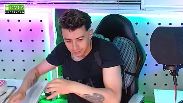 Darko0717 online show from October 7, 2025, 11:33 am