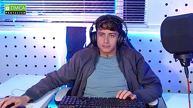 Darko0717 online show from October 12, 2025, 4:41 pm