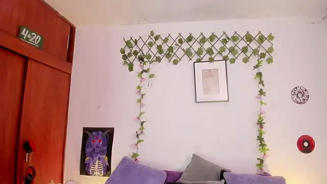 Snapshot of Cata_green chatting on November 25, 2025, 8:09 pm Cata green online show from November 25, 2025, 8:09 pm