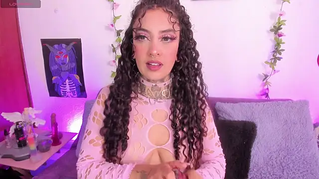 Snapshot of Cata_green chatting on November 28, 2025, 7:58 pm Cata green online show from November 28, 2025, 7:58 pm