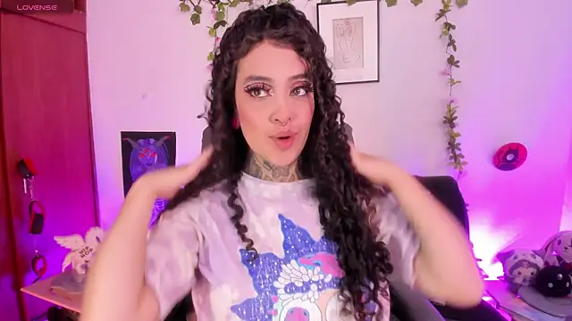 Snapshot of Cata_green chatting on November 6, 2025, 7:40 pm Cata green online show from November 6, 2025, 7:40 pm