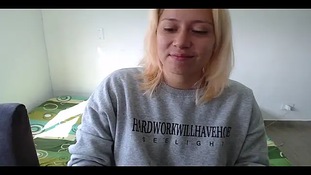 MommyMiaWs online show from February 10, 2025, 2:16 pm