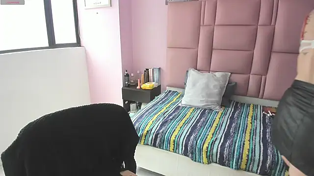 samanthaanderson  online show from February 15, 2025, 4:23 pm