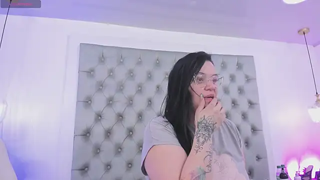 anette cooper online show from April 11, 2026, 1:02 am