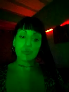 estefyzapata online show from March 11, 2026, 12:48 am