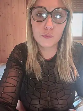 Leanymphoo online show from October 8, 2025, 3:13 pm