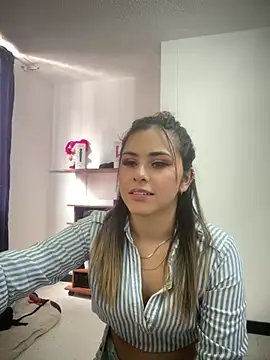 pamelao online show from February 13, 2025, 7:31 pm