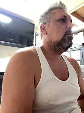 Snapshot of tank32s chatting on October 8, 2025, 7:43 am tank32s online show from October 8, 2025, 7:43 am