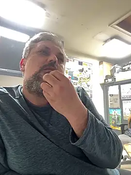 Snapshot of tank32s chatting on March 17, 2025, 7:13 am tank32s online show from March 17, 2025, 7:13 am