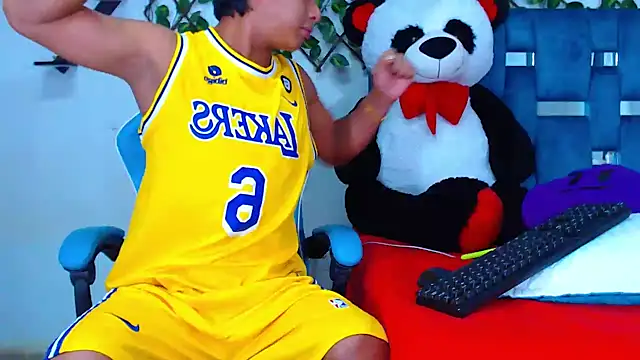 Hakim prettynigg online show from October 25, 2025, 1:56 pm