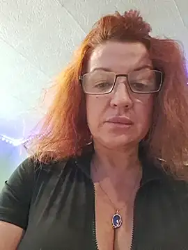 KiraXTender online show from November 27, 2025, 4:13 am