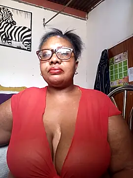 Snapshot of YELLOW_BONE chatting on February 1, 2026, 9:40 am YELLOW BONE online show from February 1, 2026, 9:40 am