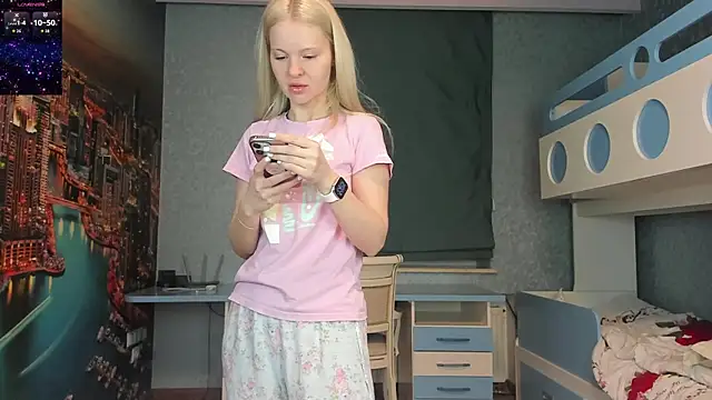 Snapshot of Masha_2002 chatting on May 15, 2026, 7:12 pm Masha 2002 online show from May 15, 2026, 7:12 pm