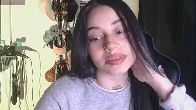 Snapshot of val_bardot chatting on June 25, 2026, 6:07 am val bardot online show from June 25, 2026, 6:07 am