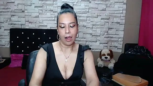 MarianaNight02 online show from December 15, 2025, 4:29 am