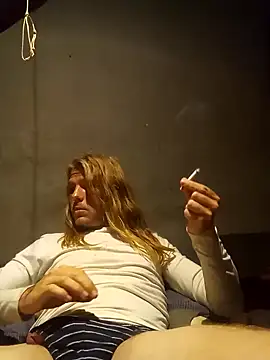 Snapshot of Salted_Playday chatting on January 8, 2025, 1:32 am Salted Playday online show from January 8, 2025, 1:32 am