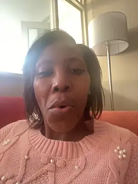 lindiwe07 online show from October 11, 2025, 4:19 pm