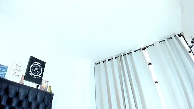 JohanyLatino online show from March 1, 2025, 12:01 pm