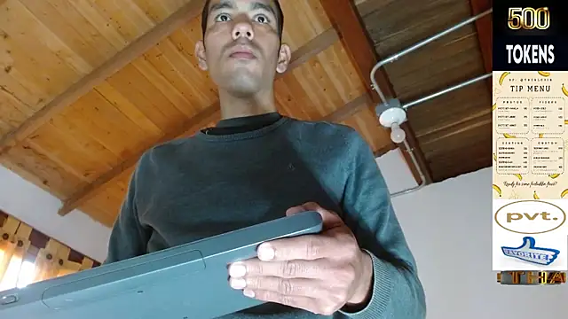 JohanyLatino online show from April 19, 2026, 9:06 pm