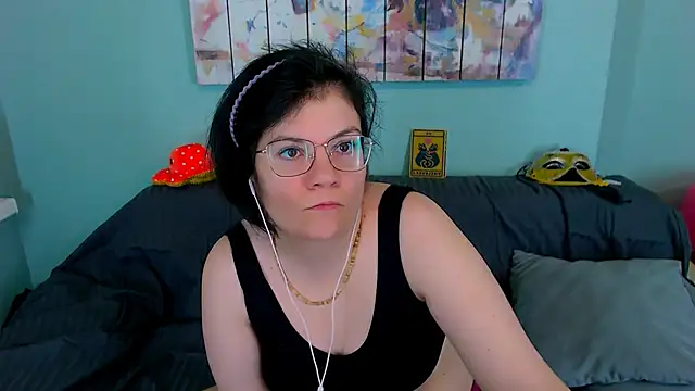 EverlyRays online show from February 26, 2026, 5:35 pm