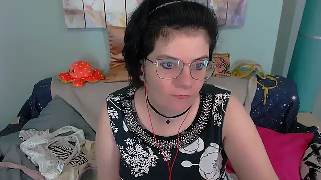 EverlyRays online show from November 26, 2025, 12:38 pm