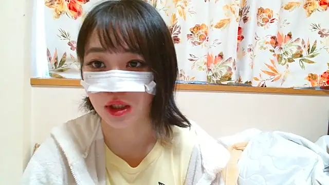 liliyRiSAcha-n online show from March 11, 2026, 7:46 am