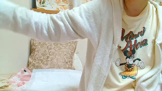 liliyRiSAcha-n online show from February 13, 2026, 8:14 am