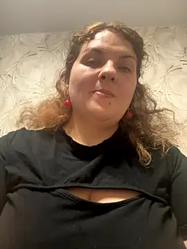 Snapshot of Taisia_W chatting on October 29, 2025, 8:35 am Taisia W online show from October 29, 2025, 8:35 am