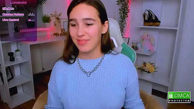  Eliizabeth  online show from November 17, 2025, 9:52 pm