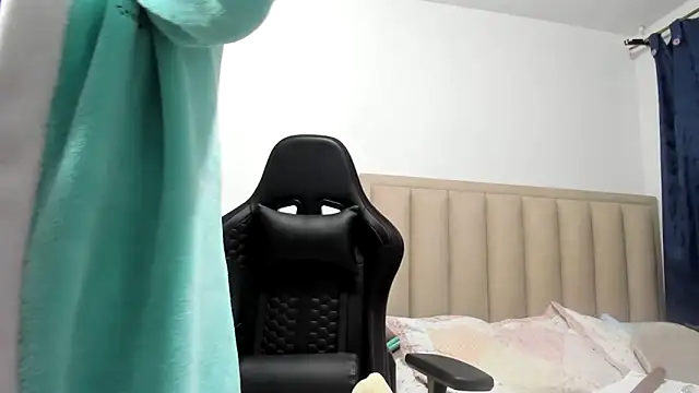 Chloemiller89 online show from November 21, 2025, 11:59 pm